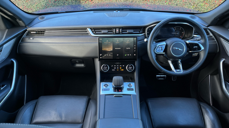 Jaguar F-Pace 2.0 D200 R-Dynamic Black 5dr Auto AWD Diesel Estate